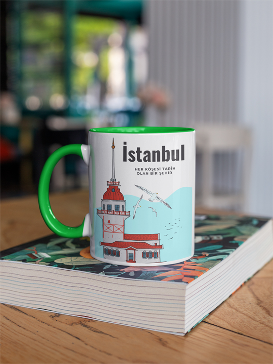 Kulpları ve içleri renkli kupalar