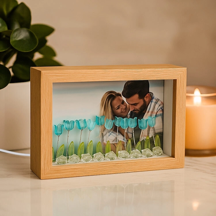 Ahşap Led Işıklı Laleli Fotoğraf Çerçevesi