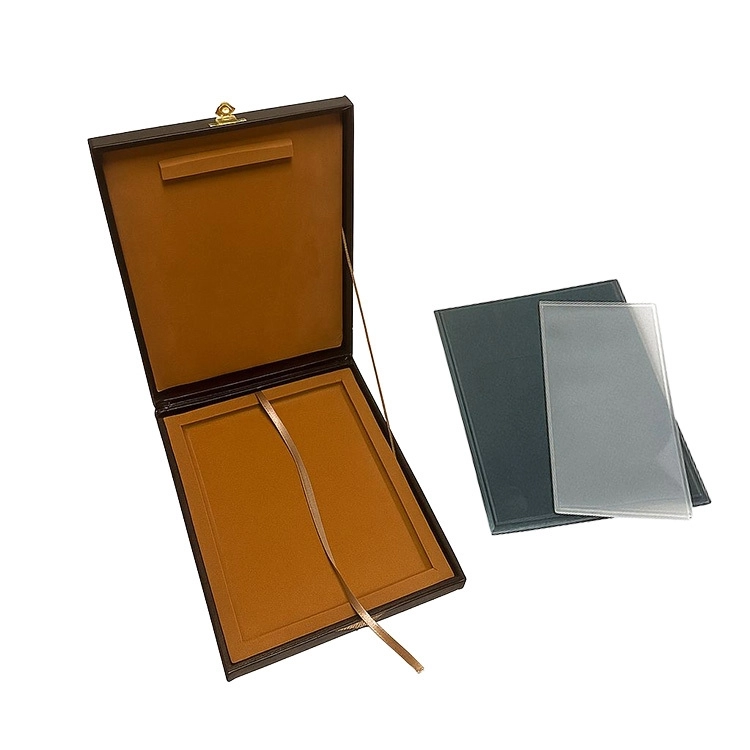 Deri Kutulu Cam Plaket Set