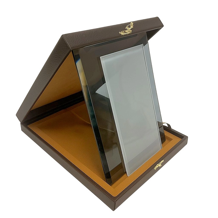 Deri Kutulu Cam Plaket Set