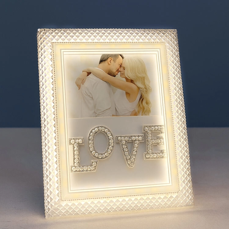 Led Işıklı İnci Taşlı Love Kristal Fotoğraf Çerçevesi - 20x25cm