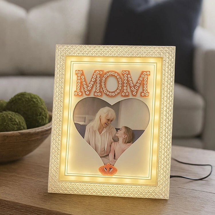 Led Işıklı İnci Taşlı Mom Kristal Fotoğraf Çerçevesi - 20x25cm