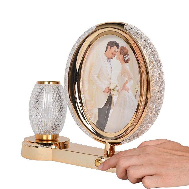 Ledli Kristal Vazolu Fotoğraf Çerçevesi - 25x28cm