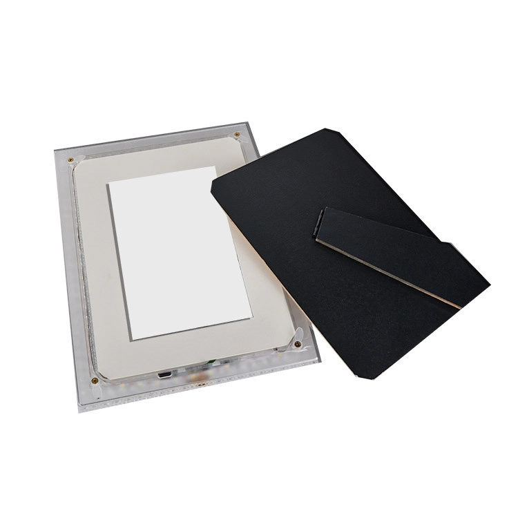 Ledli Pembe Çiçekli Fotoğraf Çerçevesi - 18x23cm