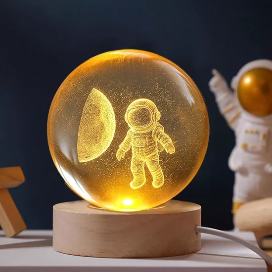 3D Uzak Işıklı Astronot Kristal Cam Küre 