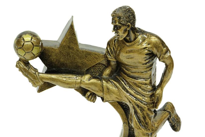  Futbolcu figürlü ödül heykeli
