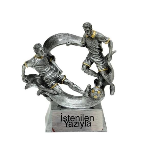 2 Futbolcu figürlü ödül heykeli
