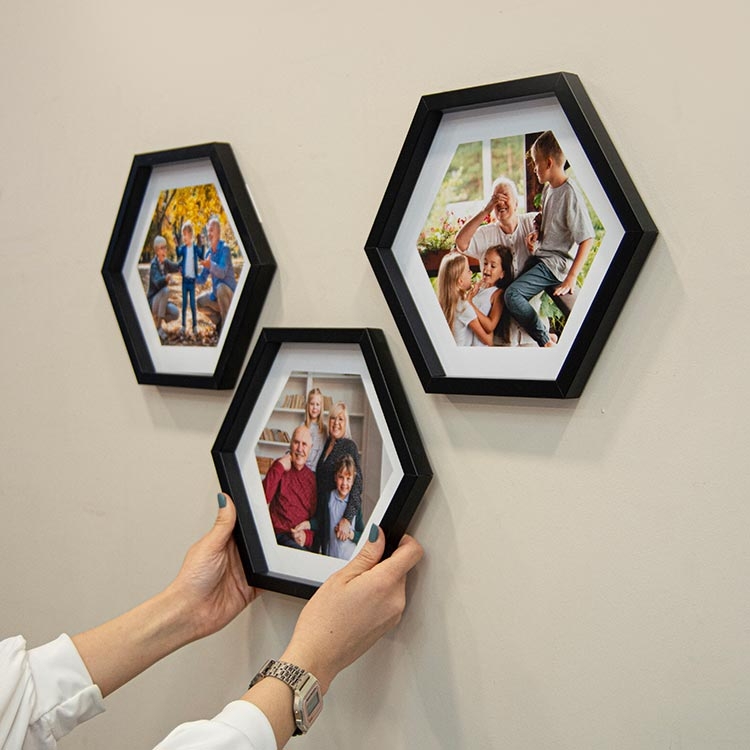 Yapışkanlı Sök Tak Büyük Altıgen Fotoğraf Çerçevesi - 3’lü Paket
