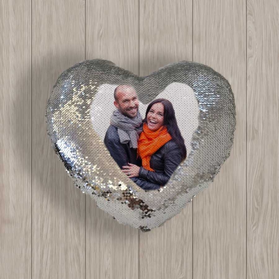 Sihirli Pullu Kalp Yastık gümüş